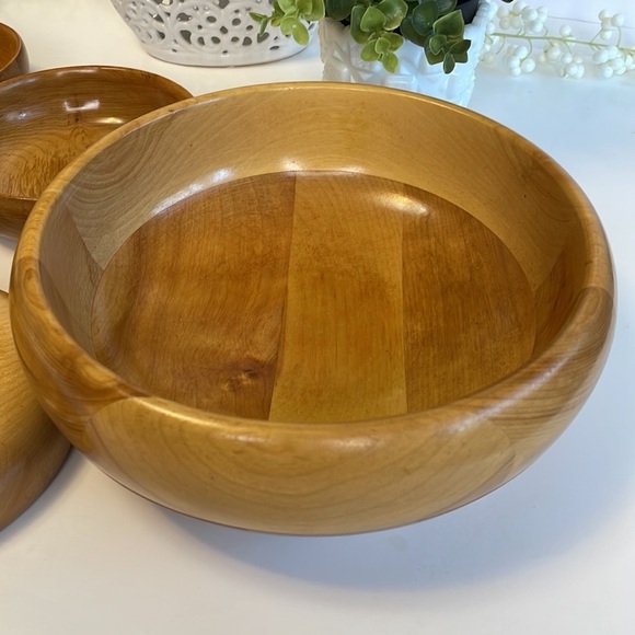 Wooden Salad Set Large Bowl with 4 Smaller Bowl Light Natural Colour - Picture 14 of 14